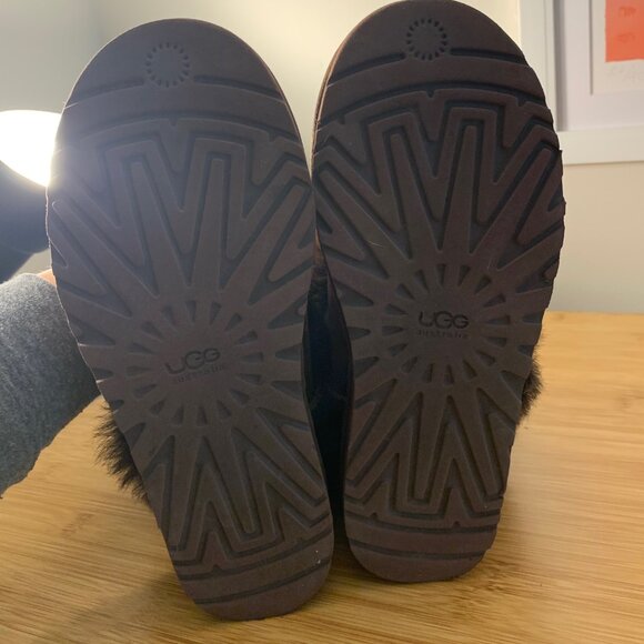 UGG "Vilet" boot w/ Swarovski Crystals in box - Picture 6 of 11